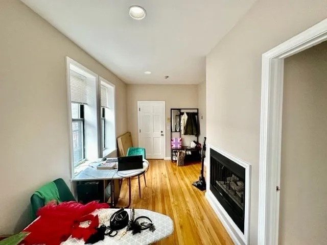 2 Thacher St, North End