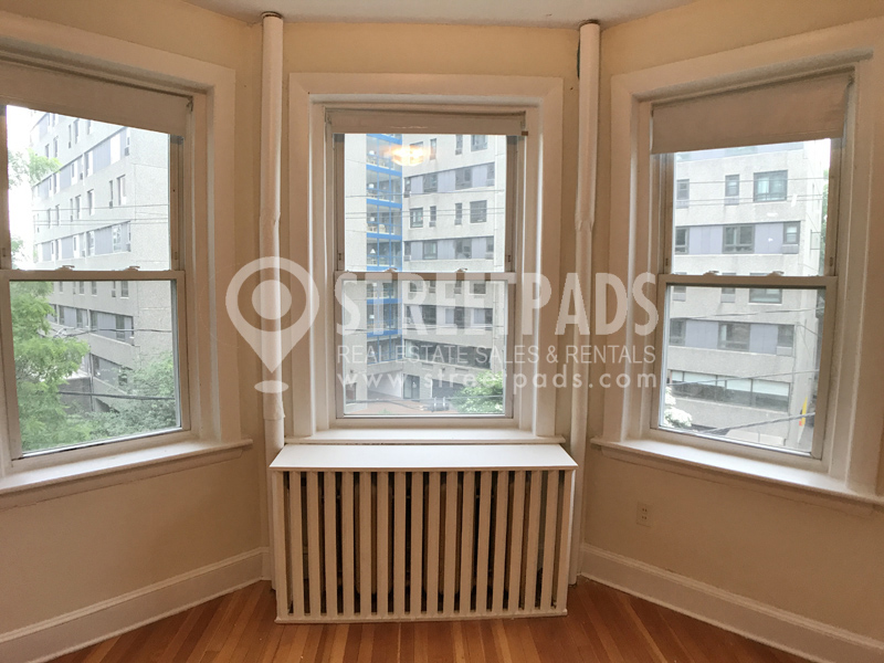 33 Lancaster Ter, Corey Hill