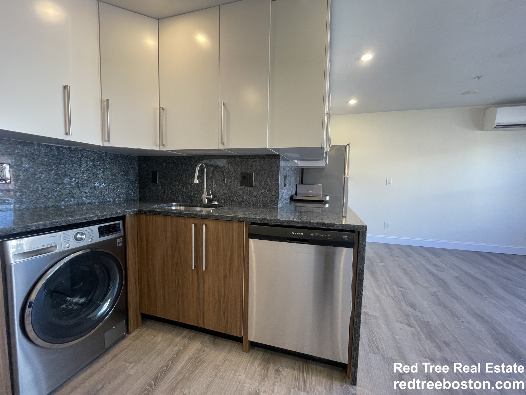 1028 Commonwealth Ave, Boston