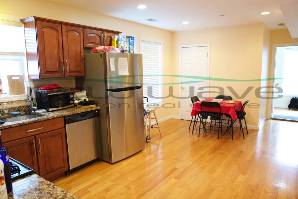 207 Hillside St, Mission Hill