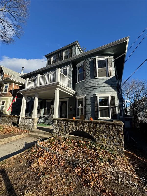 62 Liberty Ave, Powder House Square