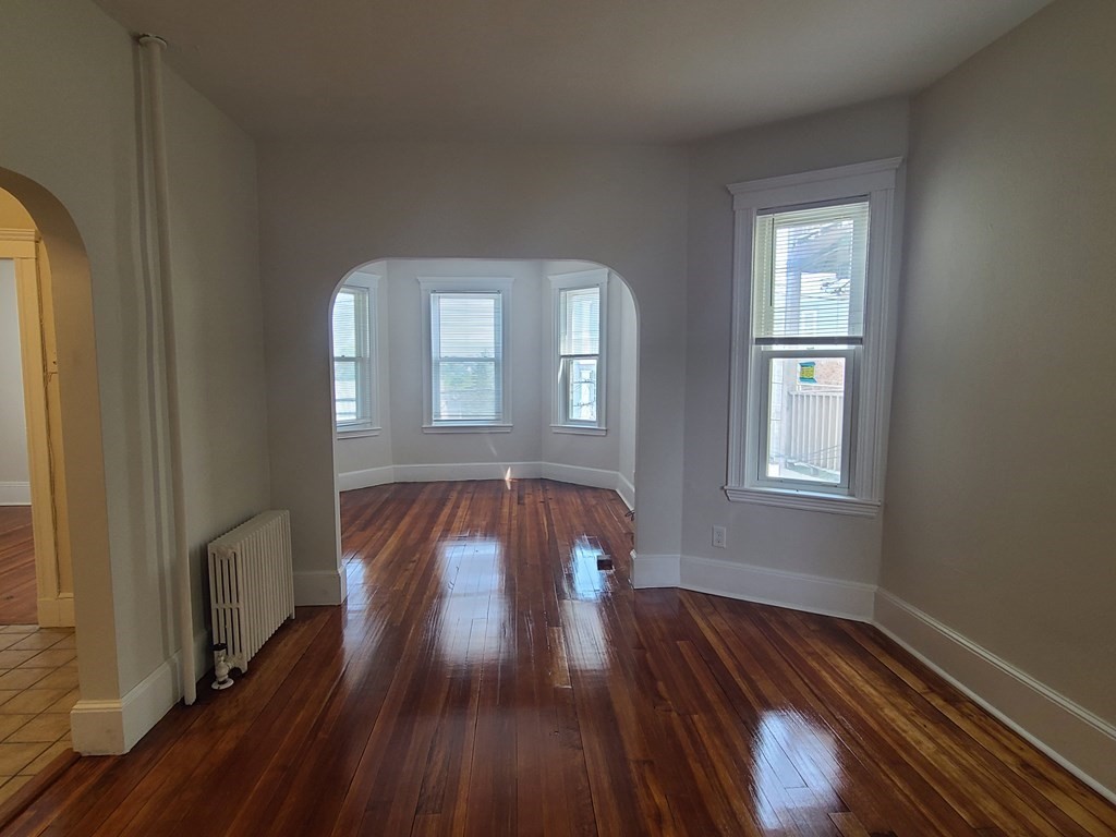 537 Beach St, Revere