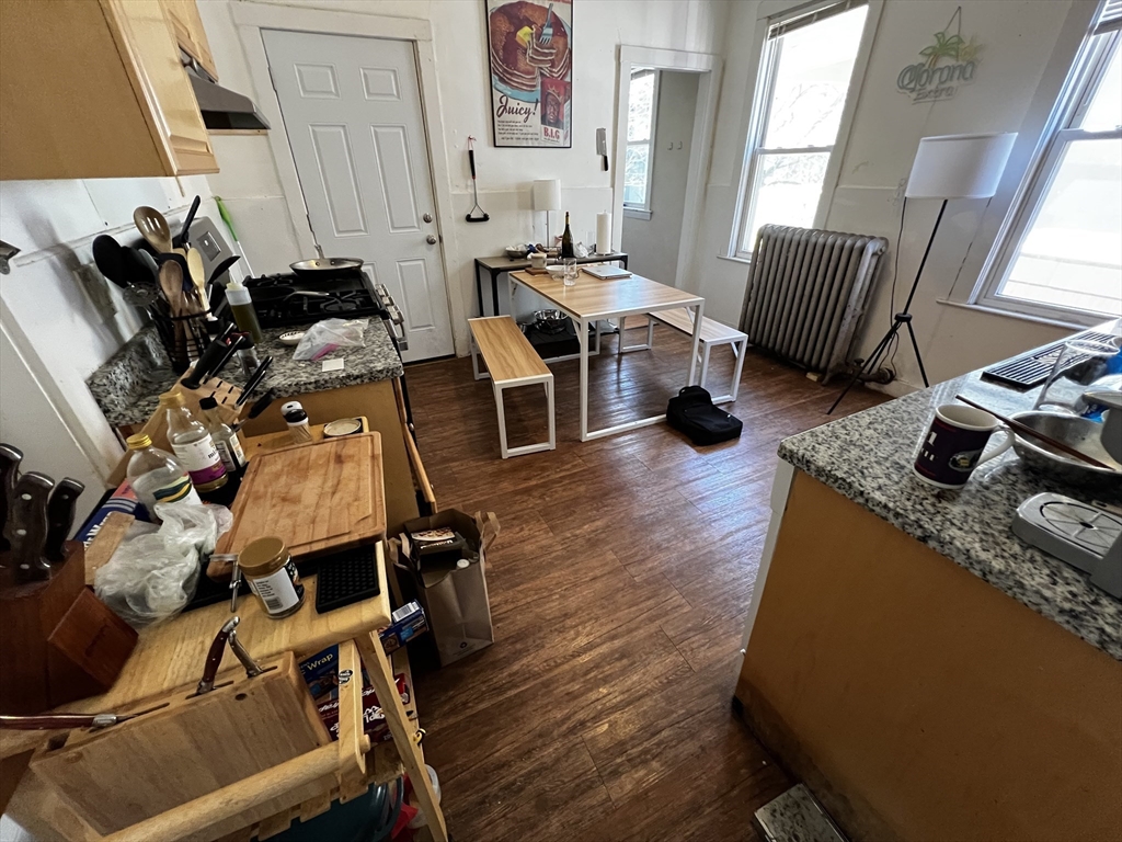 34 Cherokee St, Mission Hill