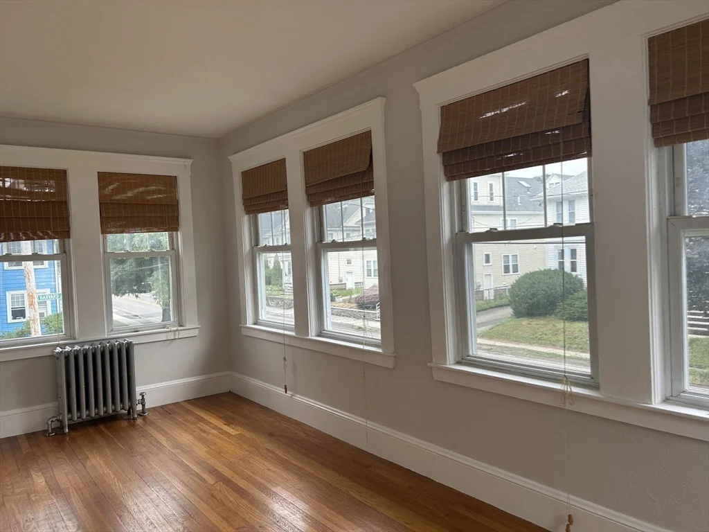 4 Harvard Rd, Belmont