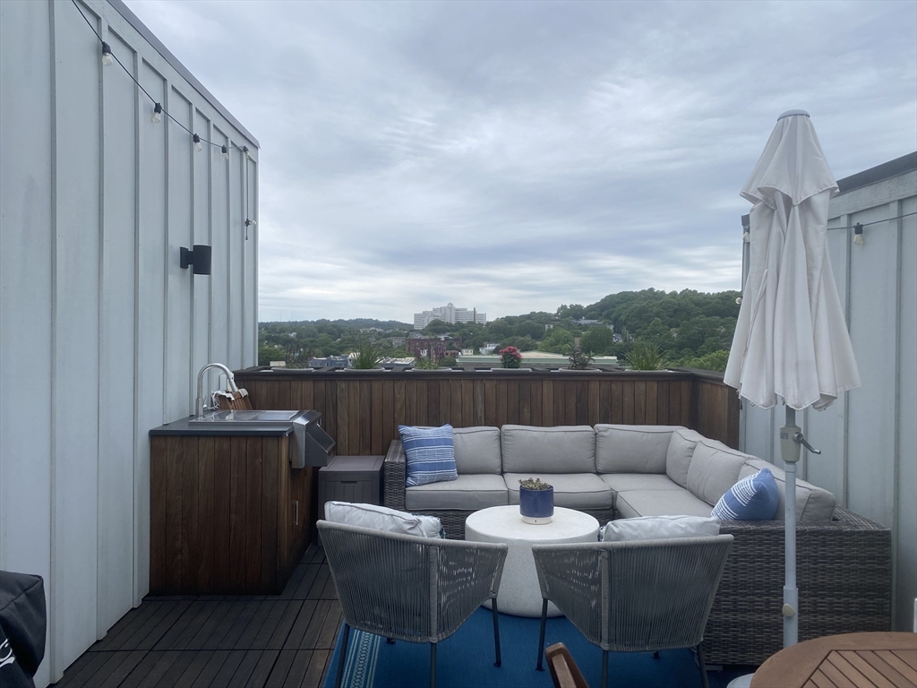 78 Fort Ave, Roxbury