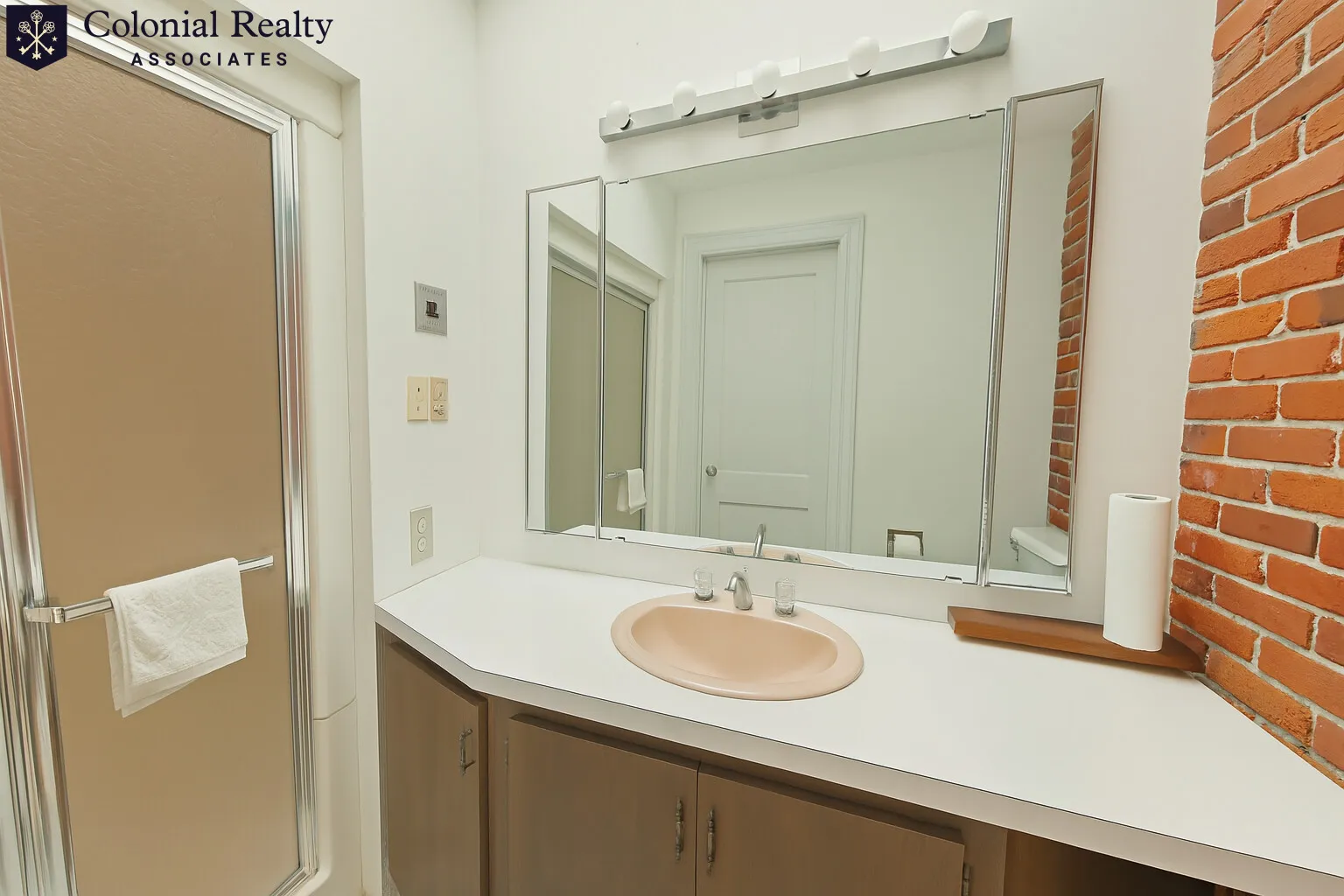 1715 Beacon St, Aspinwall Hill