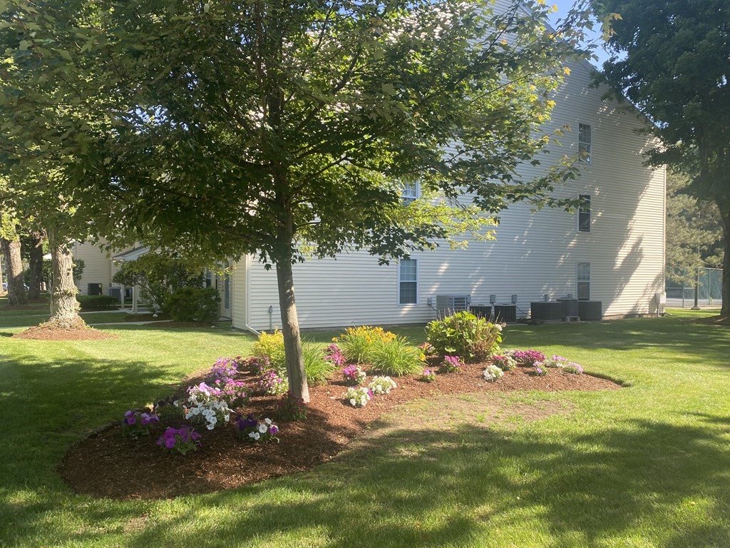 18 Walden Dr, Natick