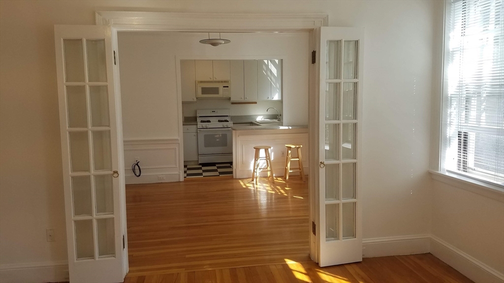 77 Martin St, Neighborhood Nine