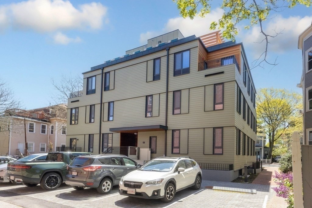 213 Harvard, The Port