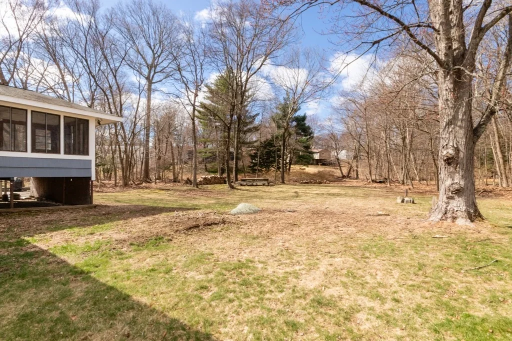 22 Livoli Rd, Framingham