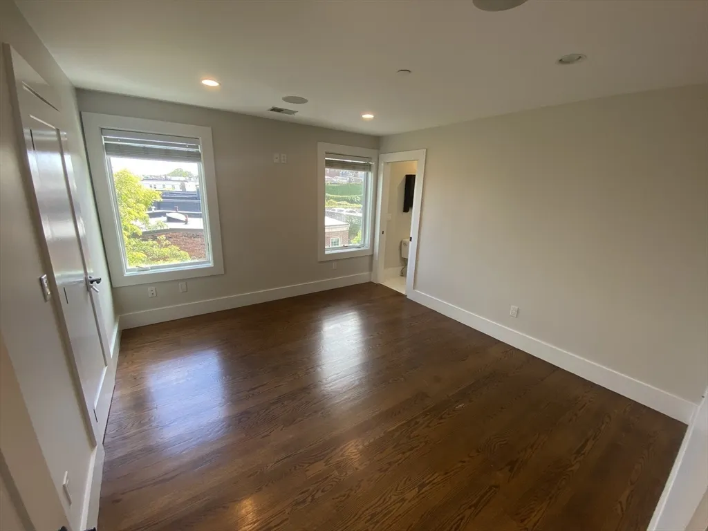 435 East 3rd St, South Boston