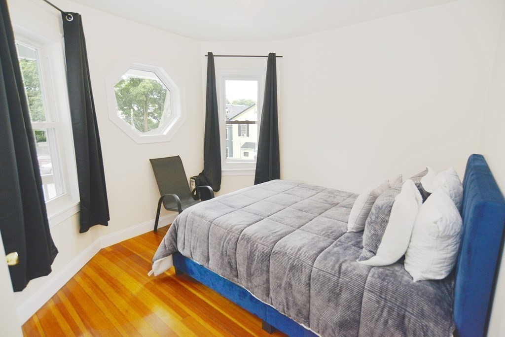 11 Ballard St, Jamaica Plain