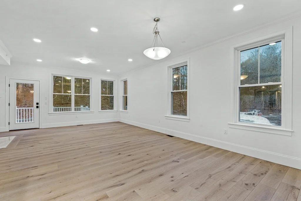 27 Lily Pond Ln, Lexington