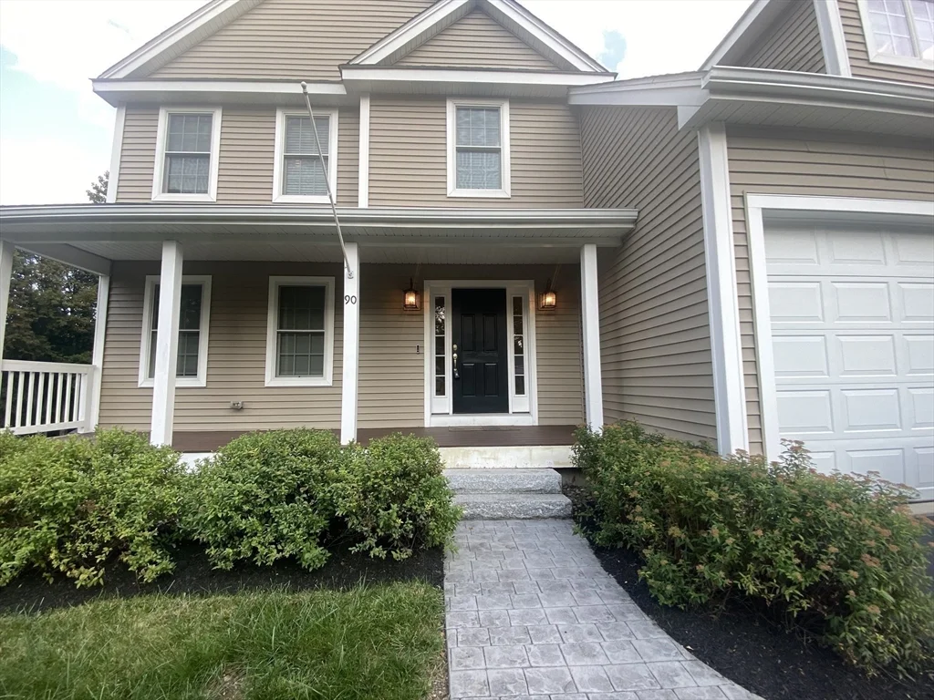 90 Cook Ln, Marlborough