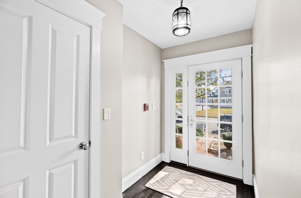 108 Elm St, Cohasset