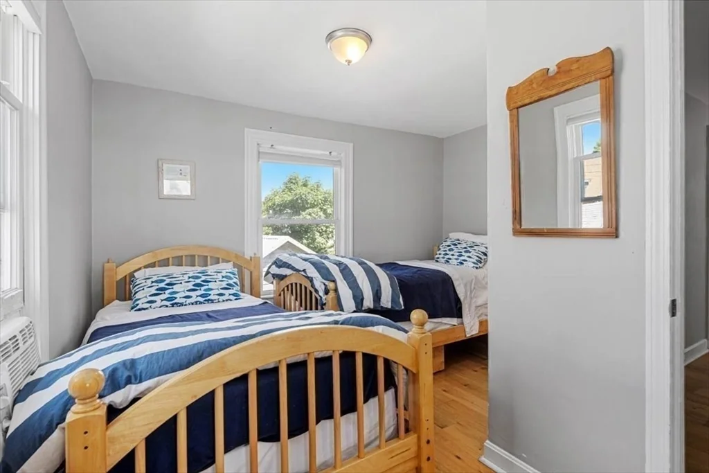 36 Sunset Ave Winter Rental, Hull