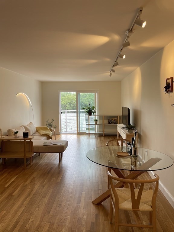 255 Beacon St, Somerville