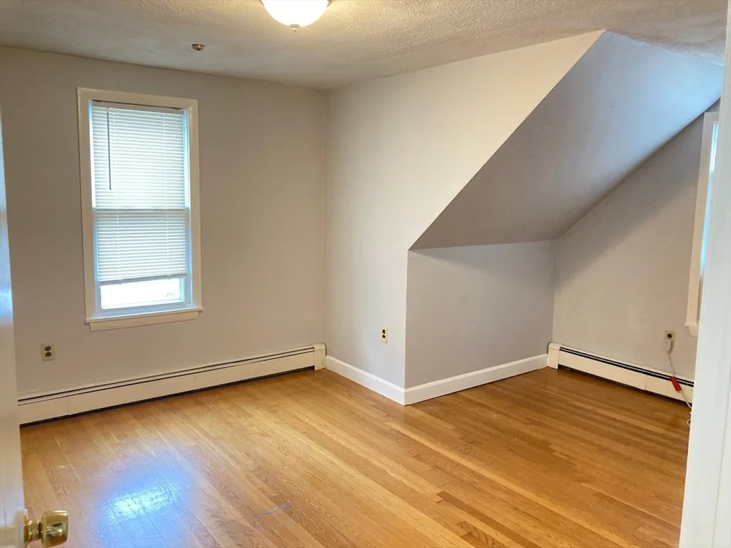 318 Granite St, Quincy