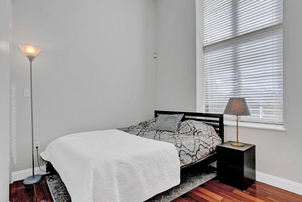 841 Parker St, Mission Hill