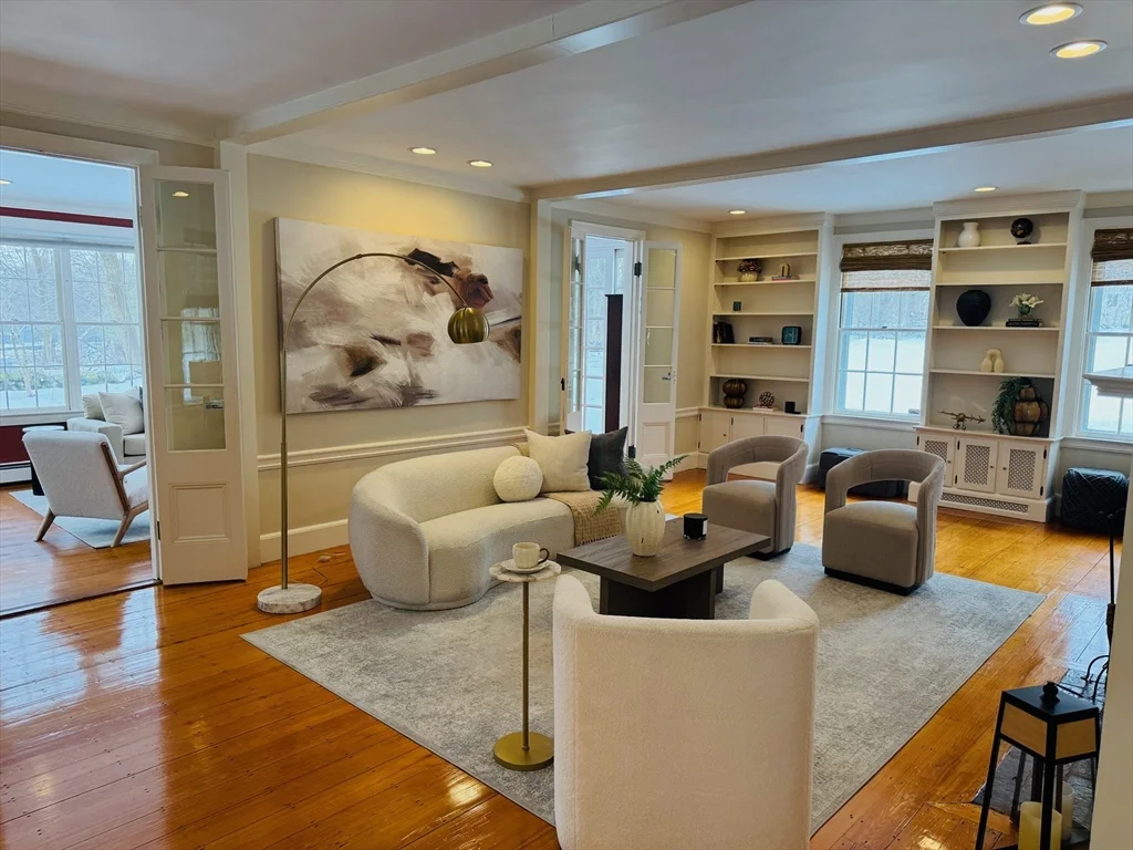 251A Old Billerica Rd, Bedford