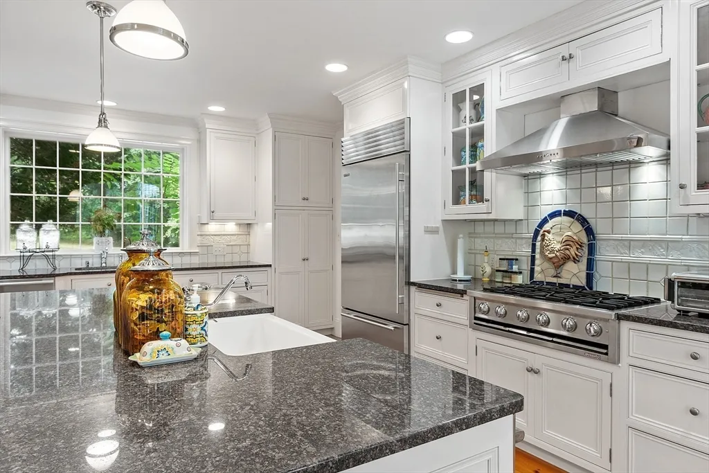 251A Old Billerica Rd, Bedford