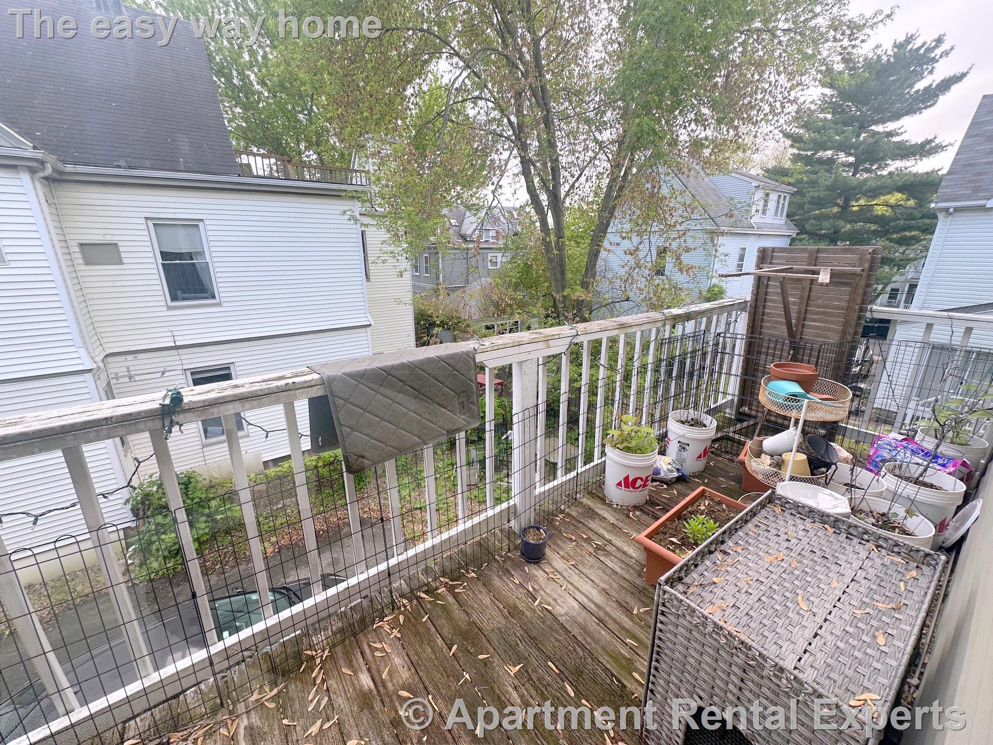 10 Rogers Ave, Davis Square