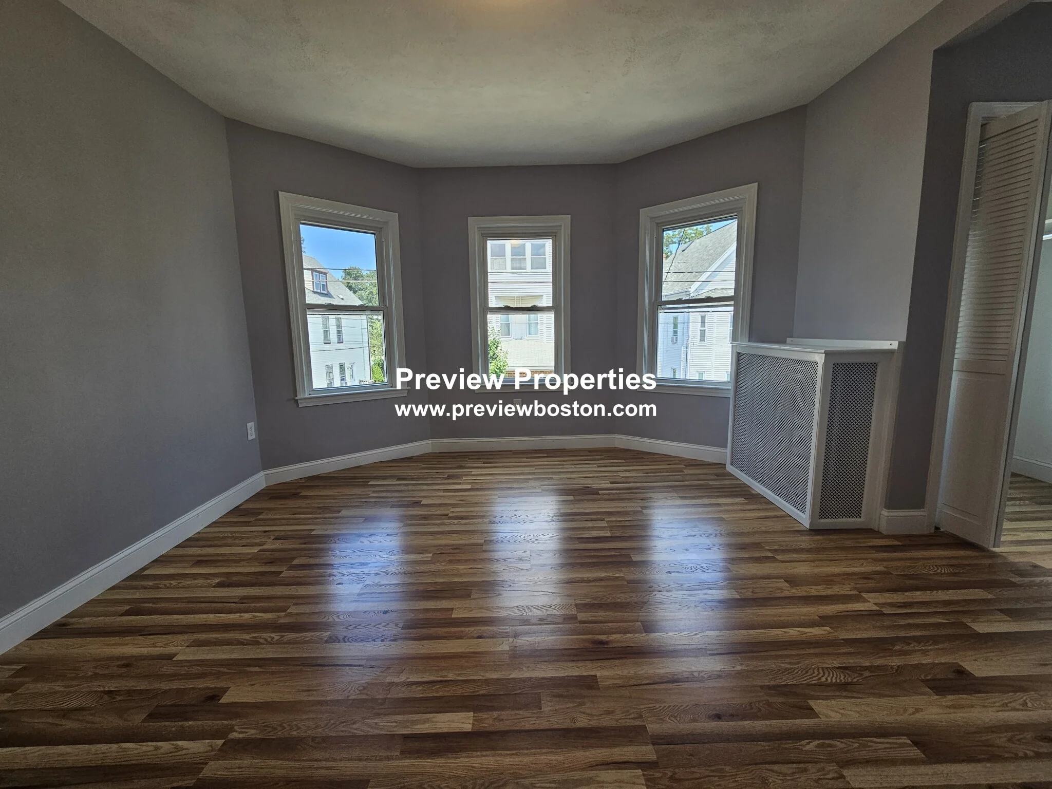 33 Linden St, Everett