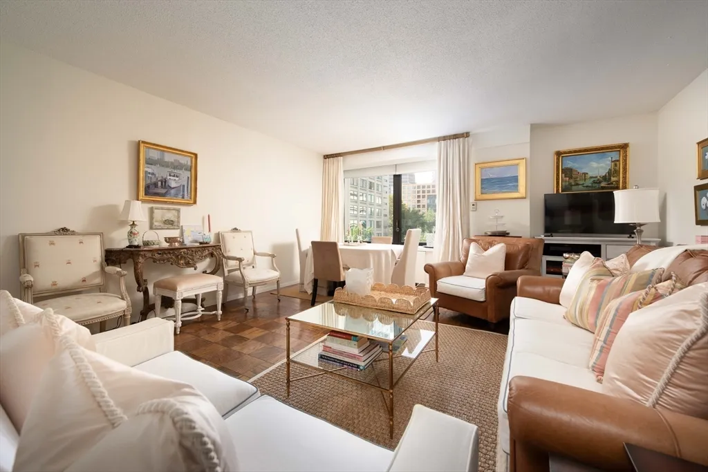 85 E India Row, Waterfront