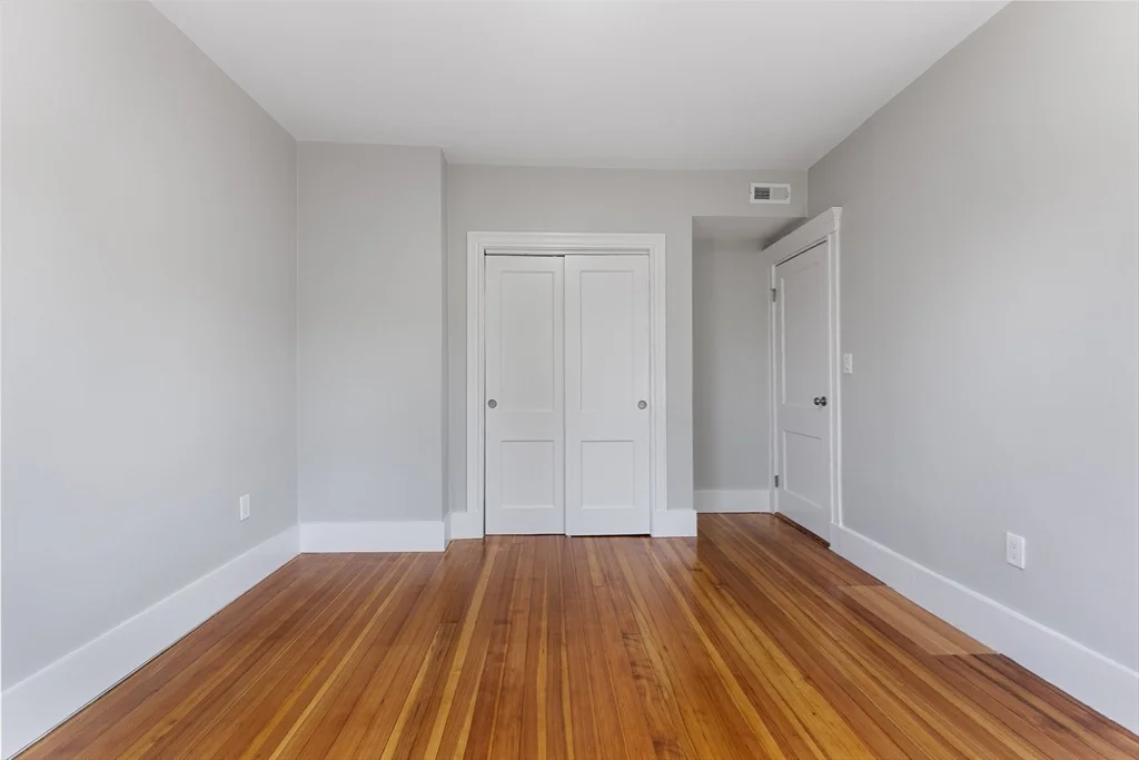 64 Bakersfield, Dorchester