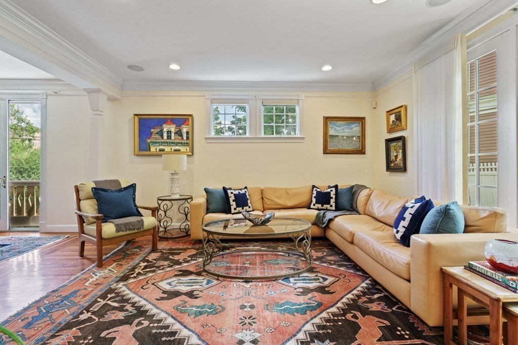 76 Putnam Ave, Cambridge