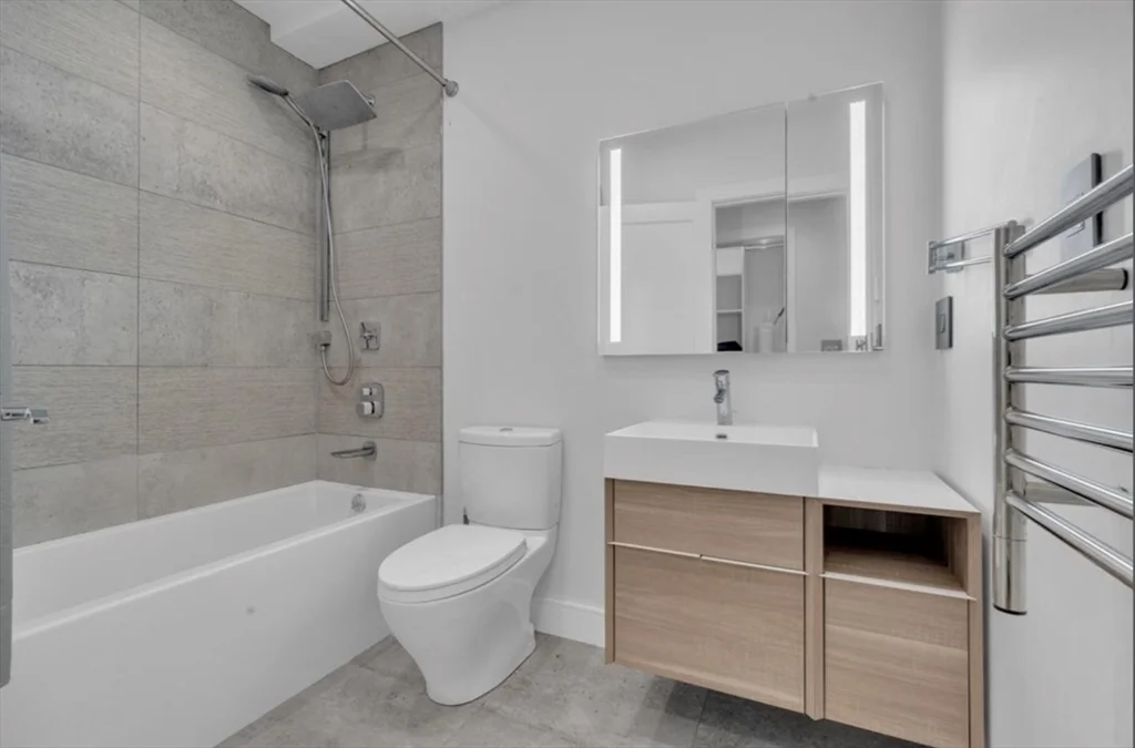 708 E 6th St, South Boston
