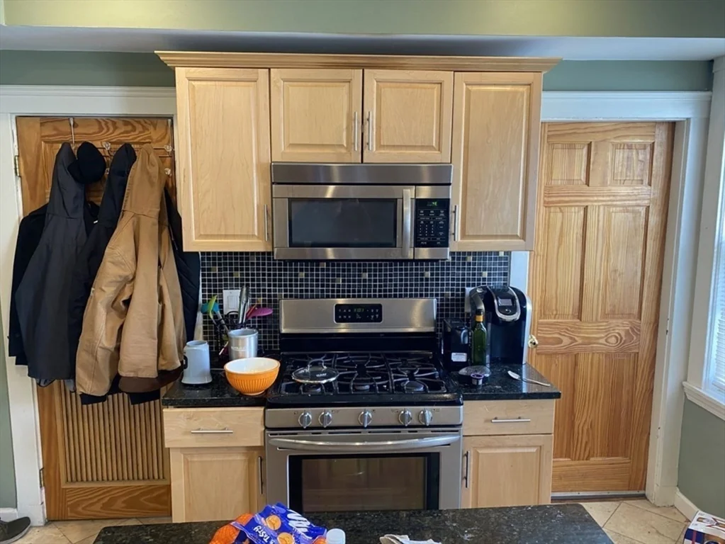 19 Pleasant St, Dorchester