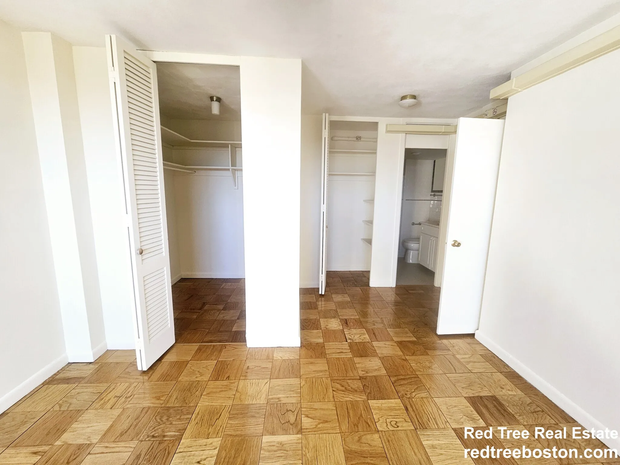 101 Monmouth Ct, Longwood