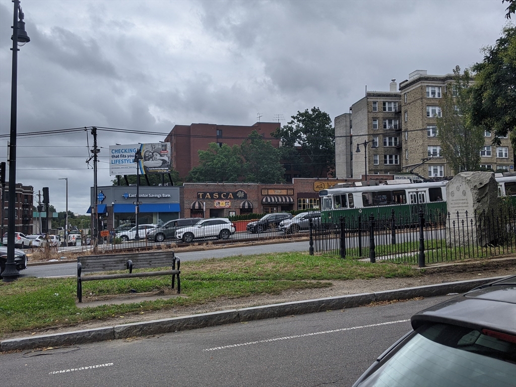 1607 Commonwealth Ave, Brighton