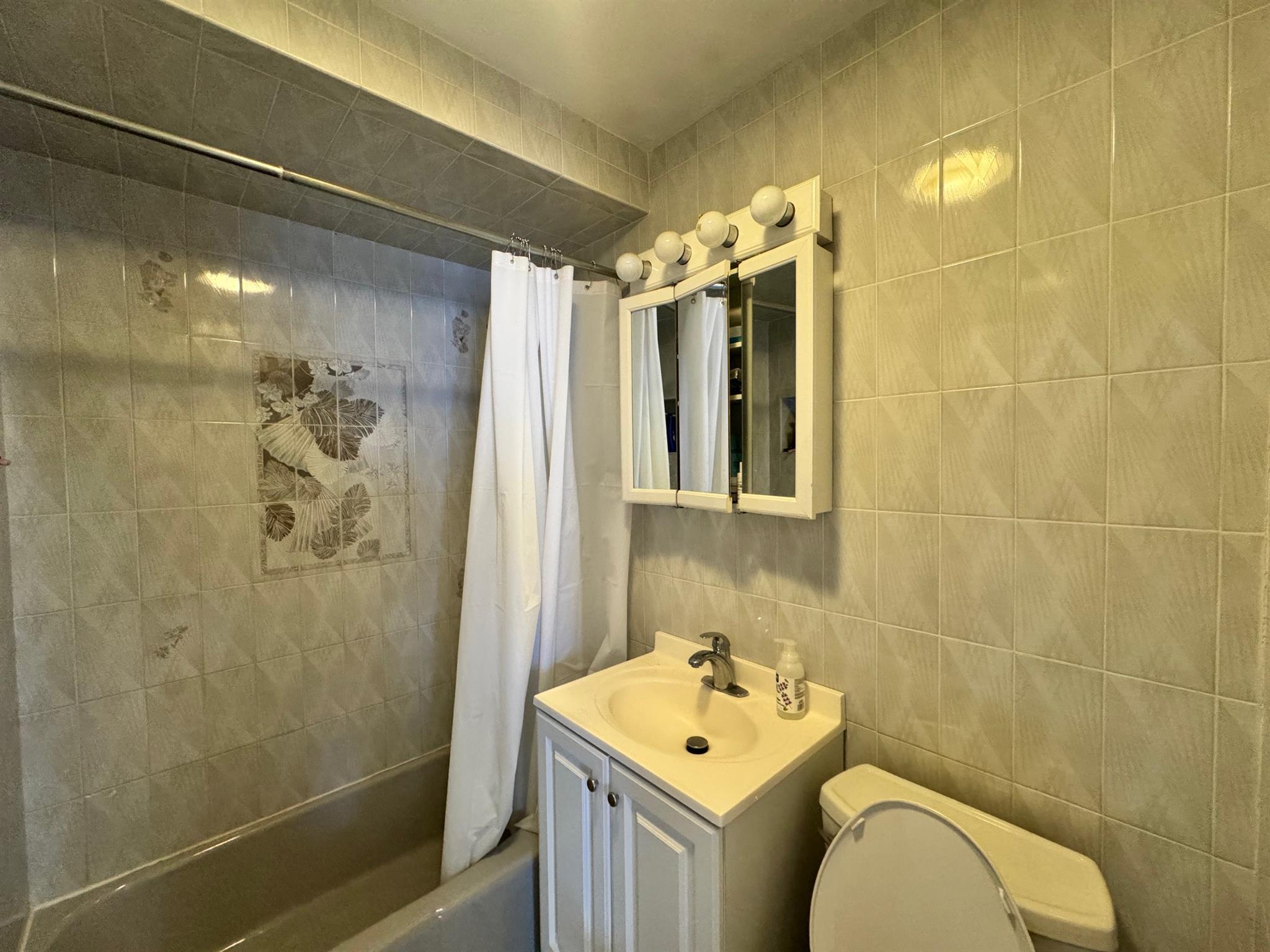 19 Gordon St, West Somerville