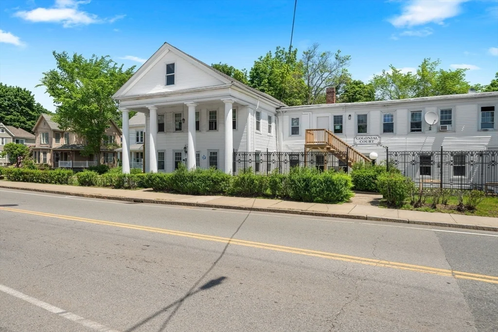 7 Main St, Foxboro