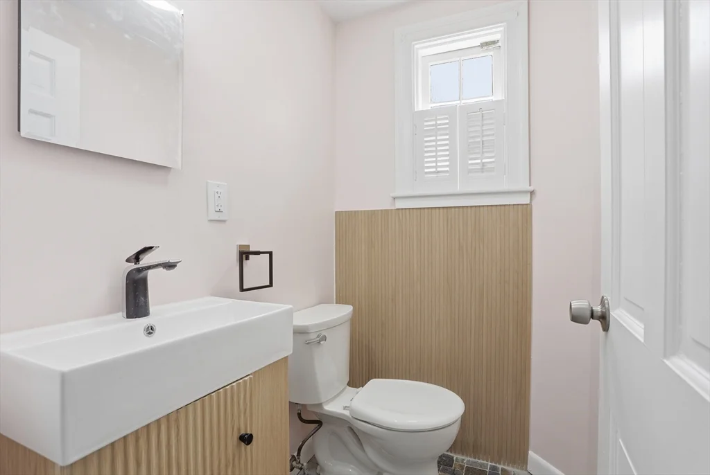 11 Sherman Bridge Rd, Wayland