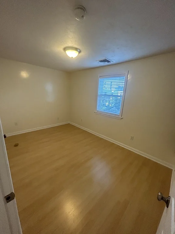 36 Hunting St, East Cambridge