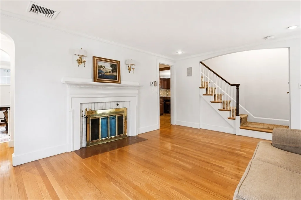 57 Douglas Rd, Needham