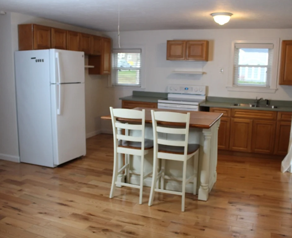 81 Winthrop Rd, Manomet