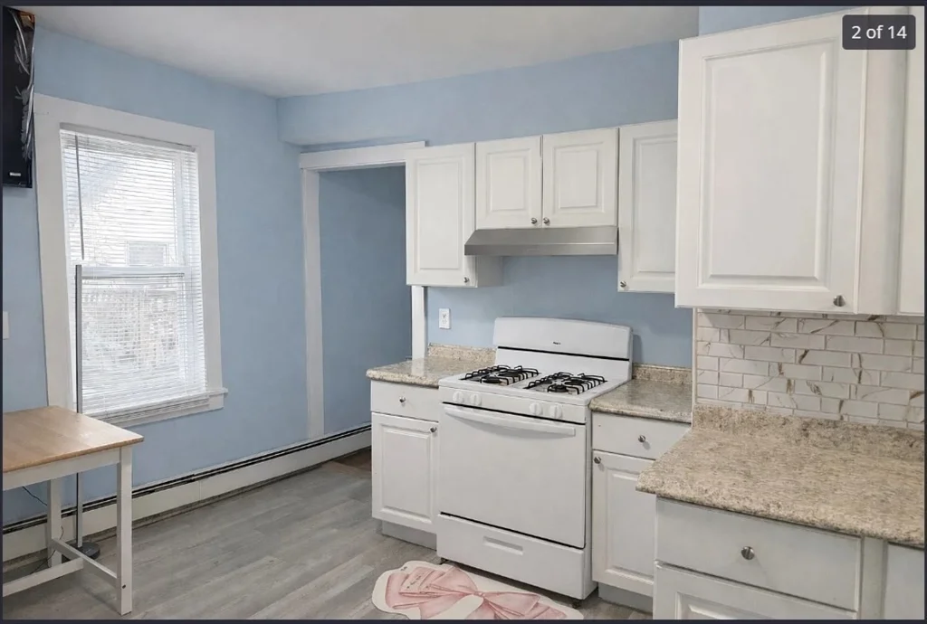 405 Lakeview Ave, Lowell