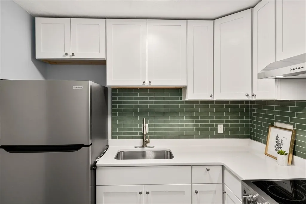 110 Boston Post Rd, Marlborough