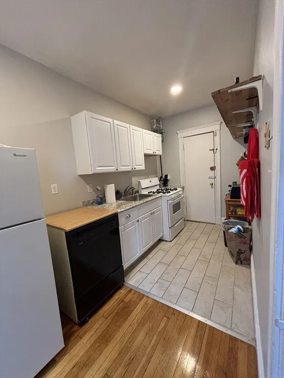 66 Queensberry St, Fenway