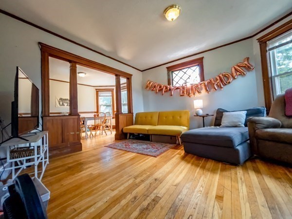 26 St Rose St, Jamaica Plain