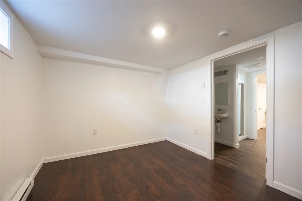 22 Suffolk Rd, Sharon