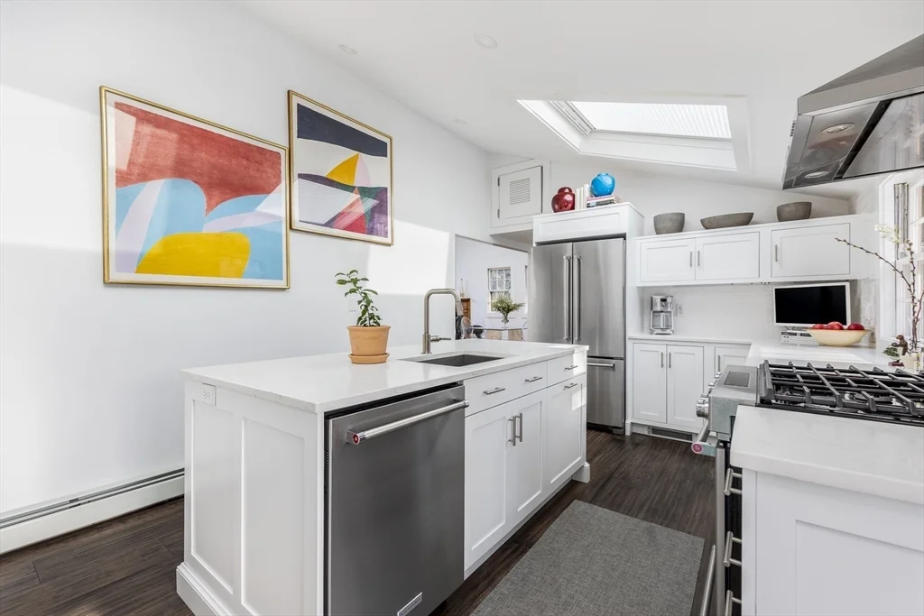 5 Stacey Ct, Marblehead