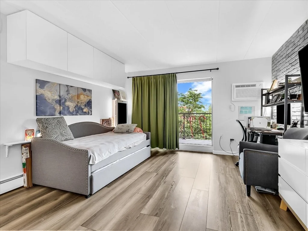 995 Massachusetts Ave, Arlington