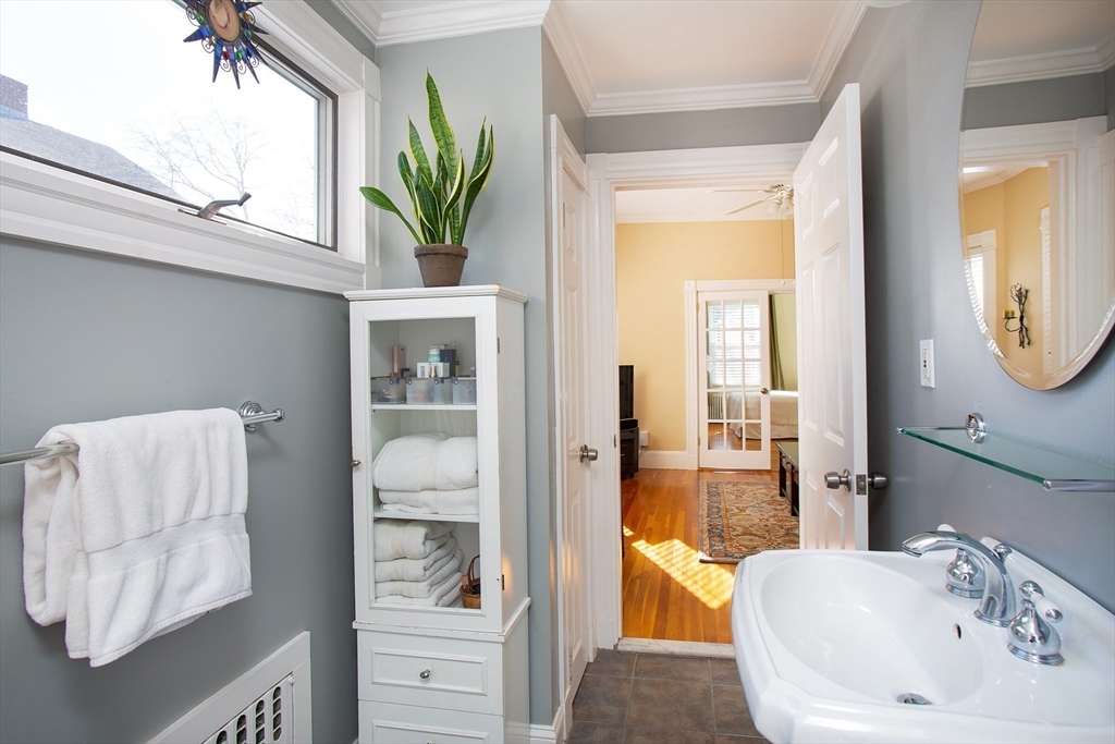 18 Hunt St, Watertown