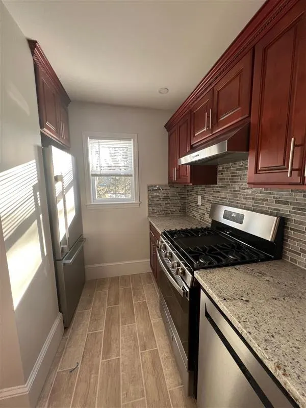 10 Cady Ave, Tufts