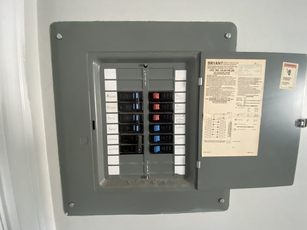 362 Neponset St, Canton